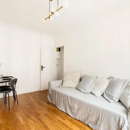 The Square, Paris-asnieres, Private With Bedroom And Living