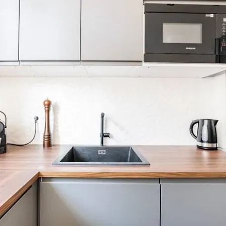 The Square, Paris-asnieres, Private With Bedroom And Living شقة Asnières